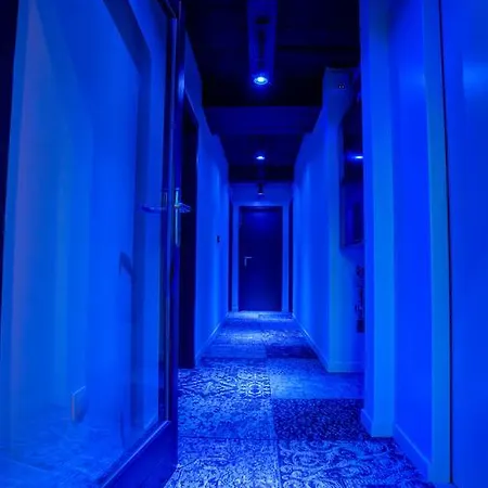 Hostel Cube *