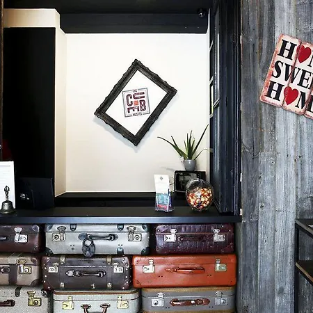 Cube Hostel