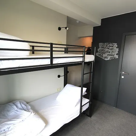 Cube Hostel *
