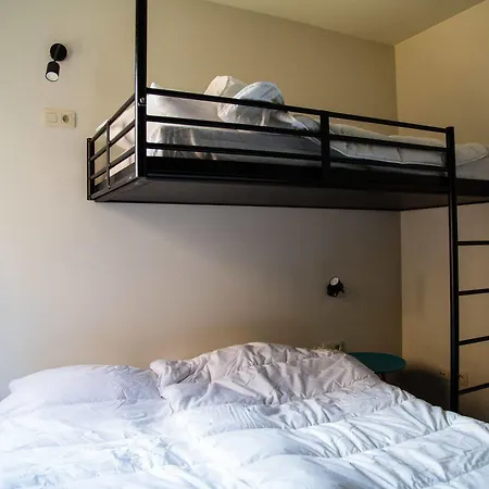 Hostel Cube